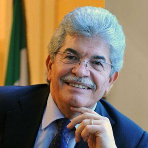 Comunali a Roma, Razzi: "Mi ritiro e appoggio Bertolaso"