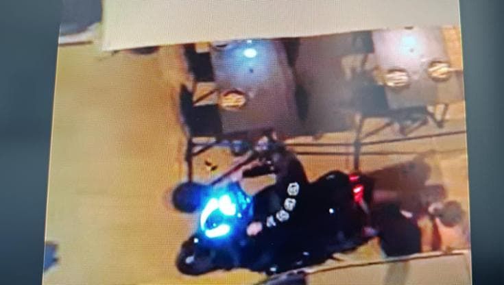 Moto tra i tavoli dei ristoranti, ancora un episodio di malamovida all’Umbertino