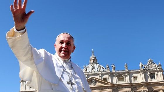 Papa Francesco a Bari, il programma ufficiale: subito la visita a San Nicola, alle 10.45 l'Angelus in corso Vittorio Emanuele