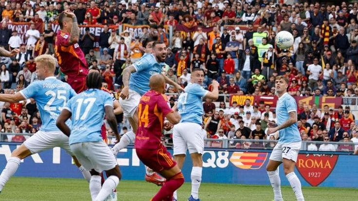 Derby del 13 dicembre, Lazio-Roma all’Olimpico di nuovo alle 12.30