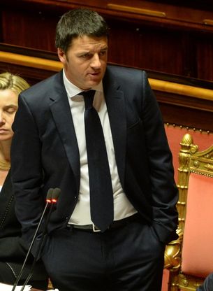 Discorso al Senato: Renzi con le mani in tasca