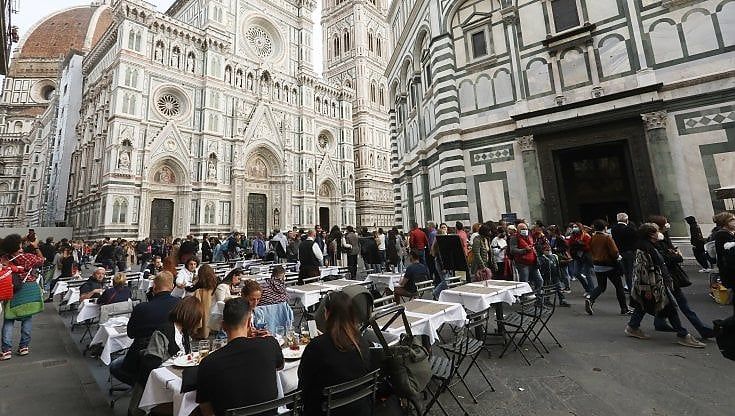 Firenze, dal 21 marzo tornano i tavolini all'aperto ma il suolo pubblico si paga