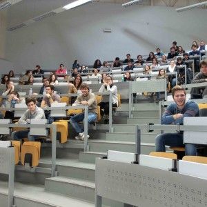 Universit&agrave;, test di Medicina: disponibili 10.551 posti, ma ci provano in pi&ugrave; di 64.000