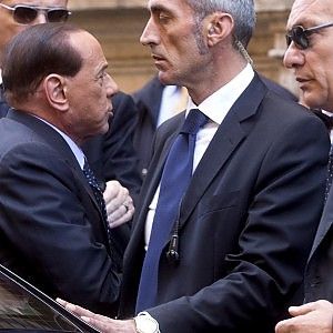 Berlusconi boccia il premio di lista voluto da Renzi. Poi smentisce