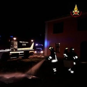 Imola, incendio in una comunità di minori: 15enne intossicato