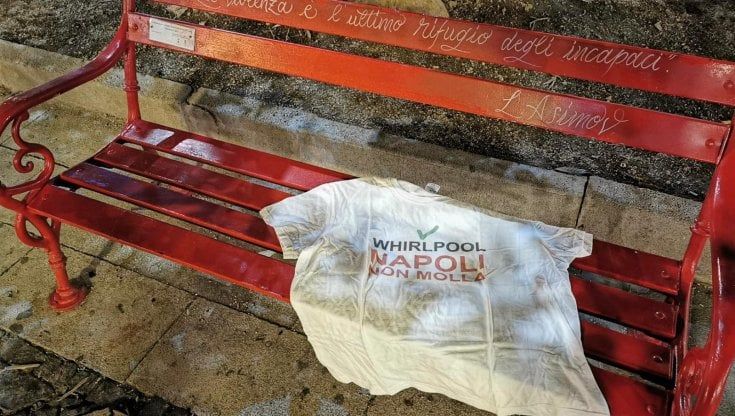 Giornata contro la violenza sulle donne, la ferita rossa degli operai Whirlpool