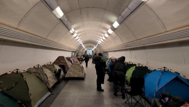 Ucraina: la "sindrome del quarto d'ora" e il fenomeno del popolo della notte nella metro di Kiev