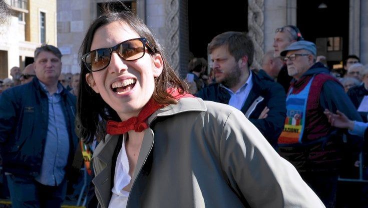 Enrica Chicchio, la personal shopper di Schlein: "Via l'eskimo, ora ha il trench. Elly come le dive di Hollywood. Le mie tariffe? Da 140 a 300 euro l'ora"