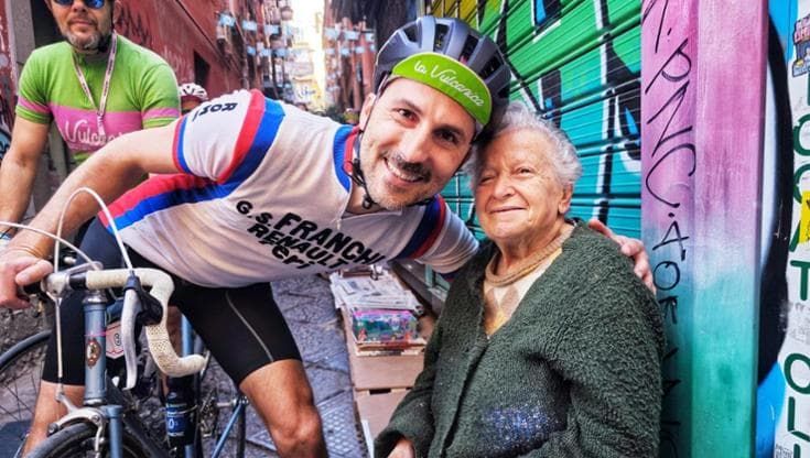 Vulcanica, a Napoli un tuffo nel ciclismo vintage