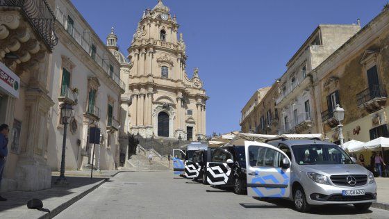 Ragusa: il taxi condiviso è siculo-tedesco, su strada il progetto Mercedes-Edisonweb 