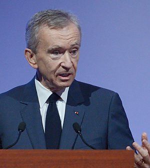 Lvmh vede rosa per il 2016, Hermes grigio 