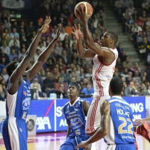 Basket, Caja prova a far ripartire Varese: ''Fare bene, lo dobbiamo anche al Poz''