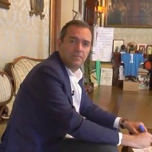 De Magistris: "Date il cinque per mille a Napoli, è un dono d'amore"