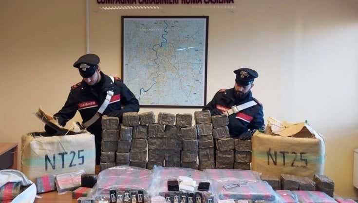 Droga, sequestro record di un milione di dosi di hashish. Un arresto