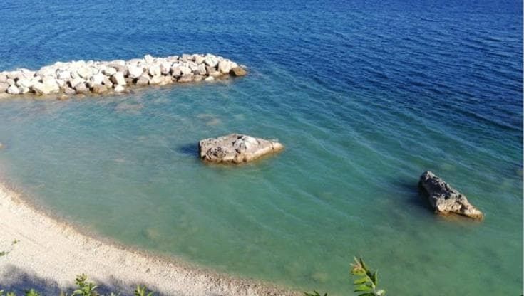 Occupazione di demanio marittimo, sequestrati tre lidi a Castellammare