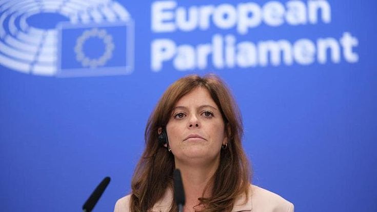 Ilaria Salis: “Con il mio assistente nessuna relazione stabile, siamo stati solo coinquilini”