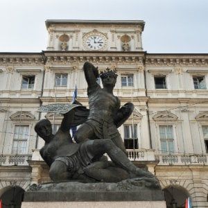 Torino, i tagli ai bilanci accendono la polemica tra la sindaca e le Circoscrizioni 