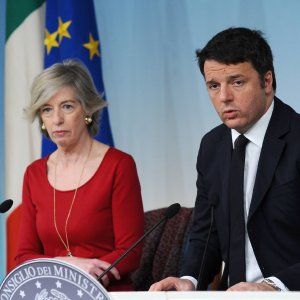 Scuola, concorso per 63mila docenti. Renzi: "Per la normalità ci vorranno tre anni"