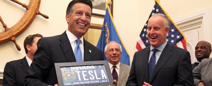Tesla, rivoluzione nel settore vetture autonome