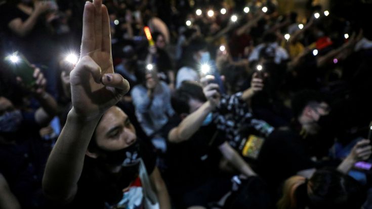 Manga giapponesi e maghetti di Harry Potter: le proteste creative dei giovani thailandesi 