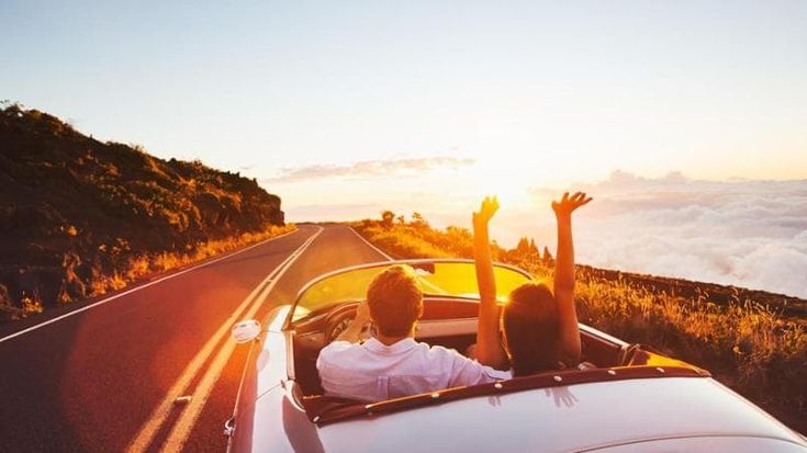 Cinque itinerari estivi per “driving” lovers, dalle Alpi alle isole. Tra cinema e arte