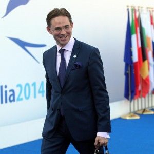 Stabilit&agrave;, la lettera Ue a Francia e Italia. Renzi: "Uno o due miliardi li mettiamo subito"
