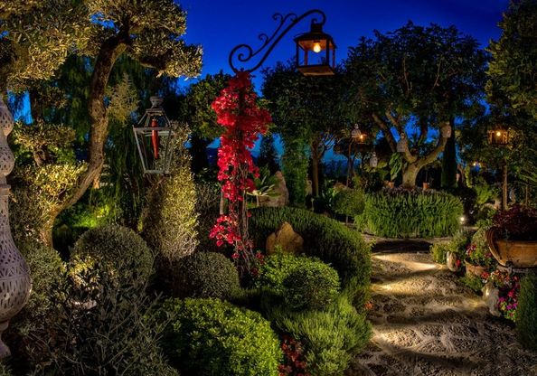 Ischia, la cucina è bellezza: ecco il giardino da favola di Danì Maison