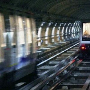 Torino, in metropolitana si potrà pagare strisciando la carta di credito sul tornello