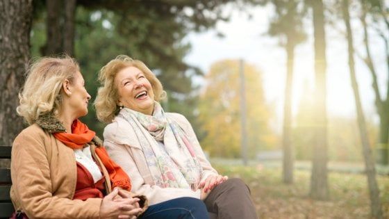 L'amicizia rallenta il declino cognitivo. E il cervello resta 'attivo'