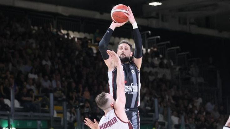 Virtus all’ultimo respiro, Reyer battuta 79-78
