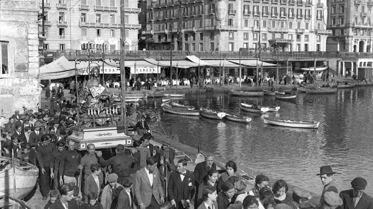 Il Borgo di Santa Lucia nelle foto dell’Archivio Parisio di Napoli: la trasformazione di un mito