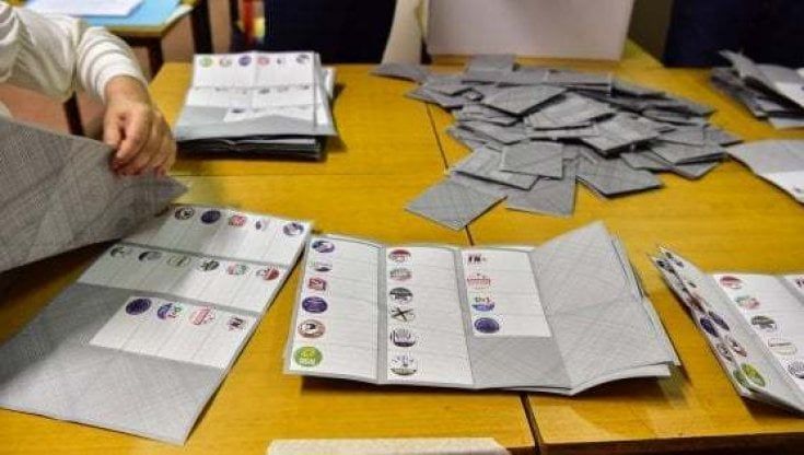 Comunali, approvato anche alla Camera il rinvio delle elezioni: si voterà in autunno