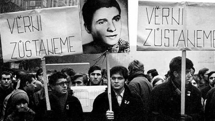 L'esempio di Palach e la battaglia per la democrazia