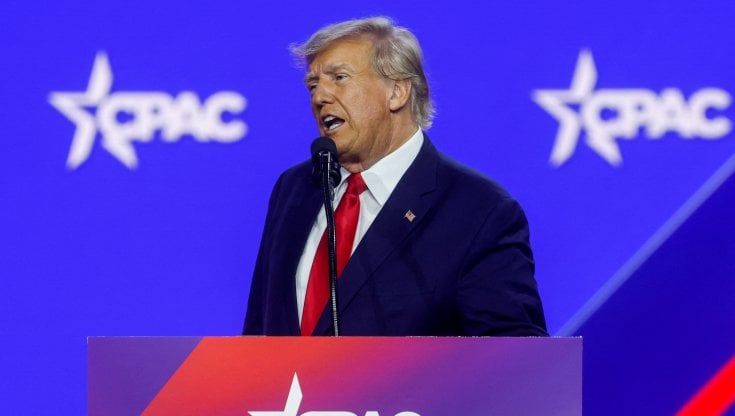Donald Trump lancia la sua campagna elettorale: "Io l'unico in grado di evitare la terza guerra mondiale"