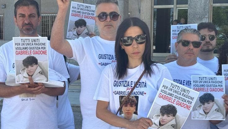 Un sit-in per lo studente ucciso da una macchina: “La preside invita gli studenti a non partecipare”