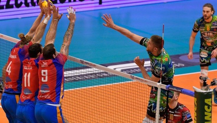 Volley, Superlega: Perugia senza soste, Trento la spunta al tie break con Milano