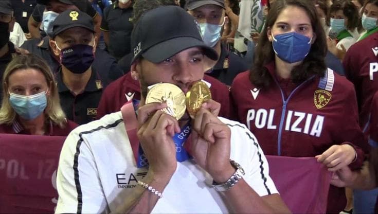 Tokyo 2020, arrivo da eroe per Jacobs a Fiumicino: "Ma resterò lo stesso di sempre"