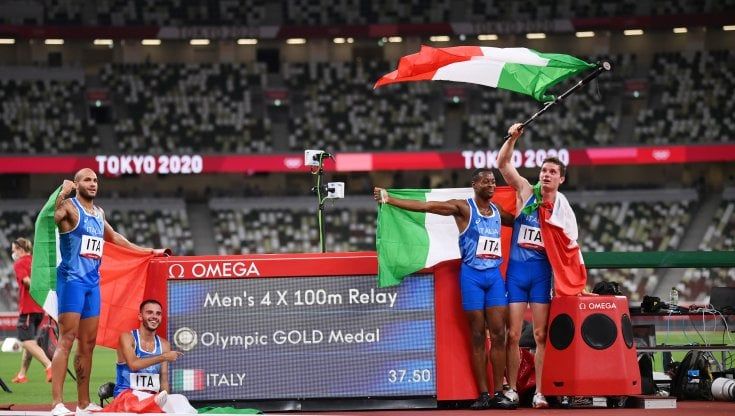 Gli azzurri d'oro nella staffetta 4x100. Jacobs: "Siamo l'Italia migliore di sempre"
