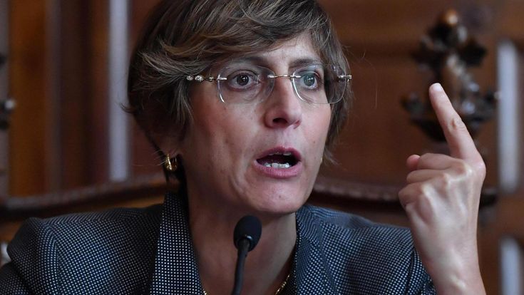 Statali, via a maxiassunzioni sprint. Cottarelli: poltronificio nei comuni 