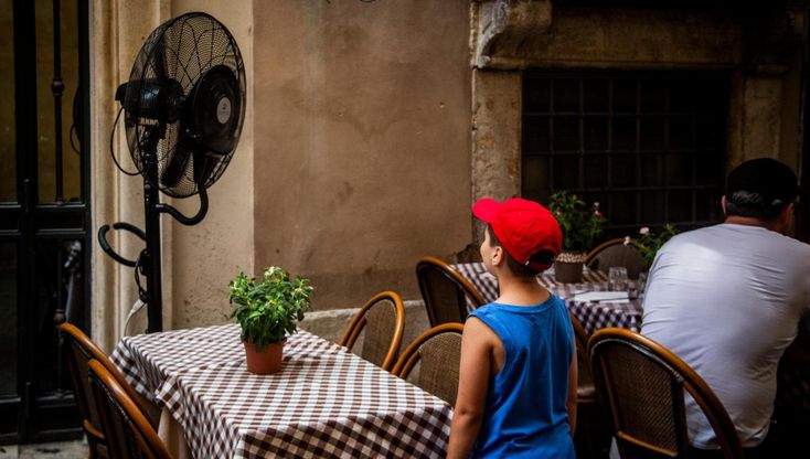 Dal Colosseo al Pantheon, il caldo record di Roma