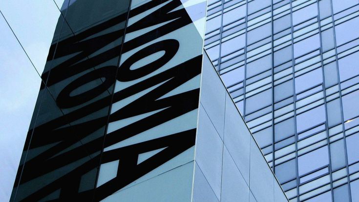 Glenn Lowry: “È il MoMA, non Starbucks”