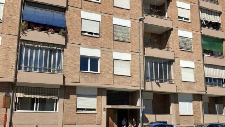 Femminicidio a Rimini, si presenta con l'anello ma la uccide con 21 coltellate. L'uomo confessa e resta in carcere 