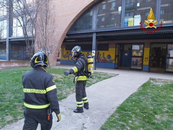 Bologna, principio d'incendio al liceo Copernico. Scuola evacuata, nessun ferito