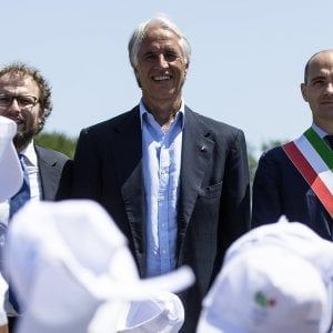 Roma 2024, pressing sulla Raggi. Scende in campo anche Renzi...  