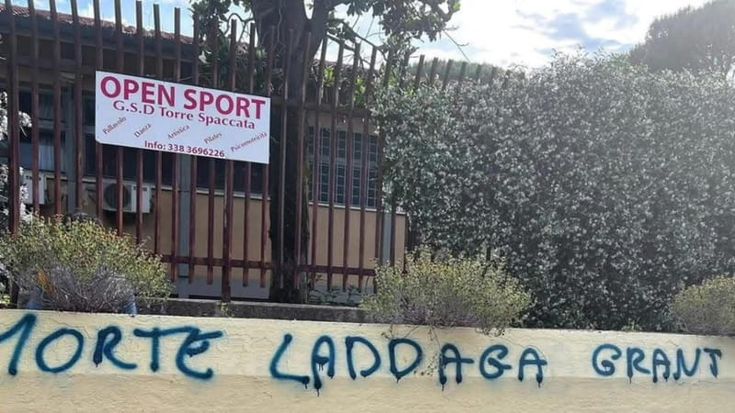 Minacce di morte a Torre Spaccata contro Municipio e genitori: nel mirino la via pedonale scolastica