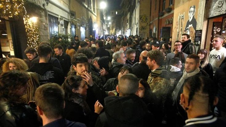 Piazza Bologna, schiamazzi e bevute: raffica di multe nel fine settimana