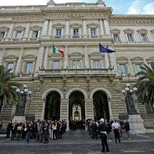 Allarme da Bankitalia: un&rsquo;impresa su tre non restituisce i prestiti