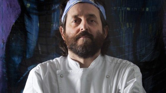 L'imbuto di Cristiano Tomei, dove il cliente è una performance artistica