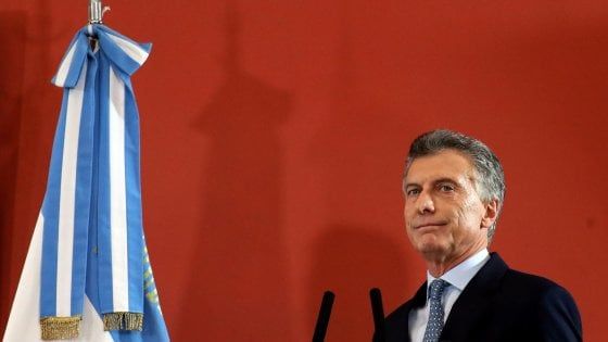 Argentina, il Fmi approva linea di credito di 56,3 miliardi di dollari. L'annuncio su Twitter di Christine Lagarde