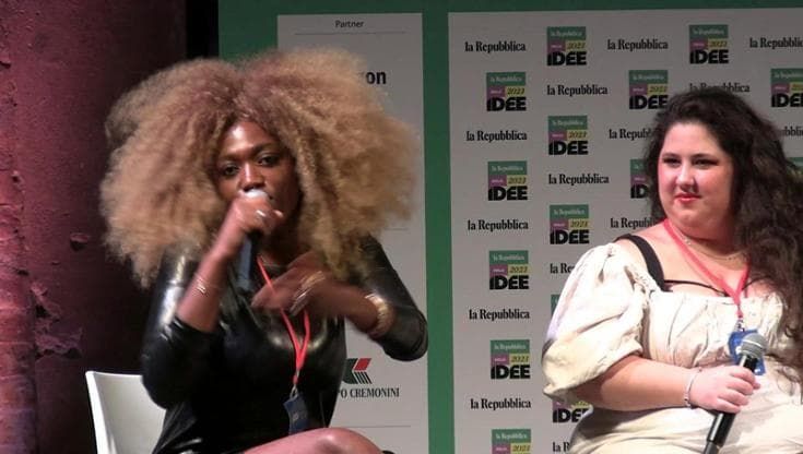 Repubblica delle Idee 2023 - Repubblica delle Idee 2023, la scrittrice Djarah Kan: "Mi toccano i capelli perché pensano sia un cane"